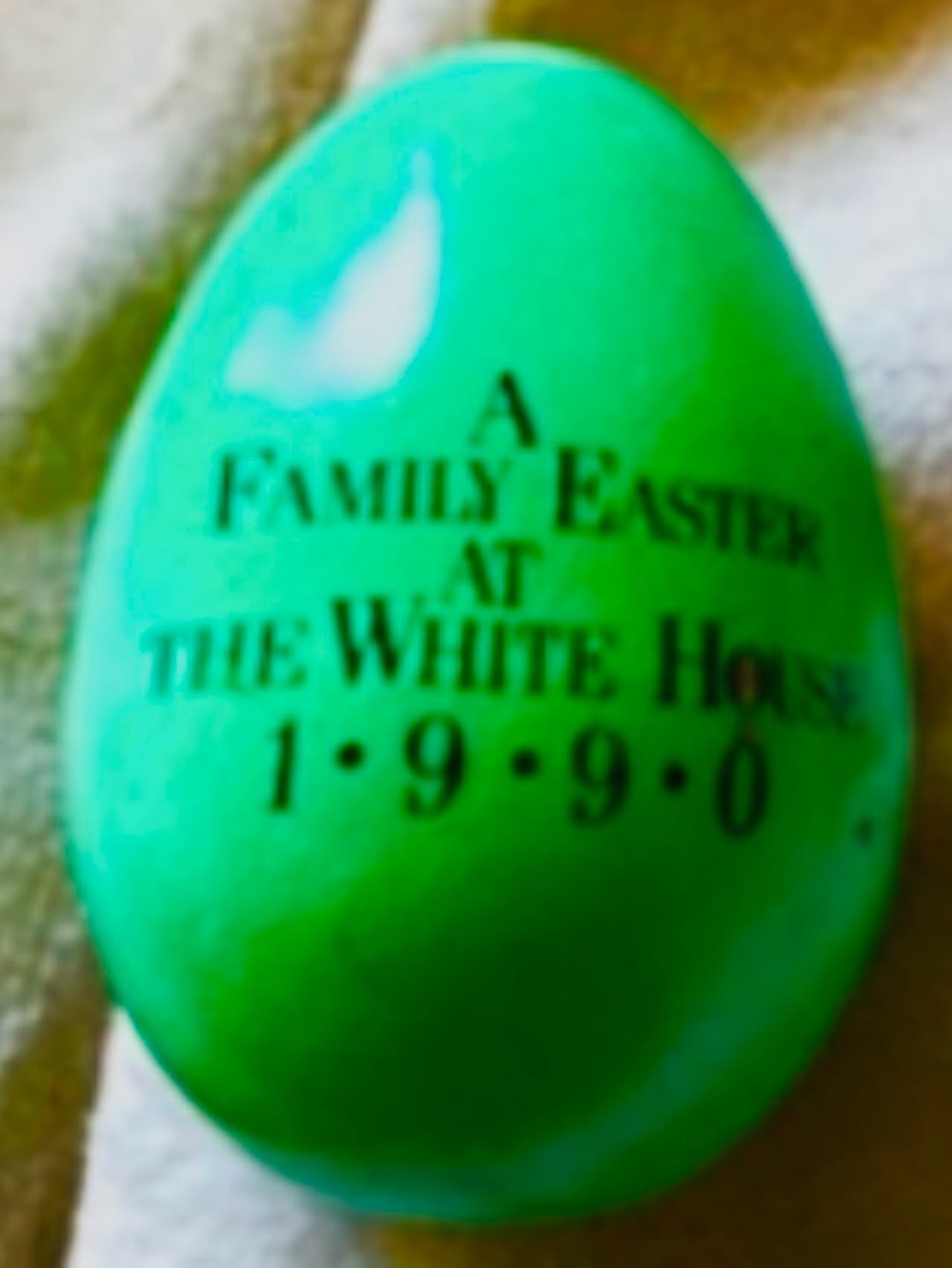 White House Easter Egg 1990 Facsimile Autograph by Pres George W. Bush & Mrs.